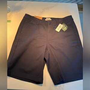 Nwt Women’s LL Bean navy Bermuda shorts. Size 10.  Favorite fit.